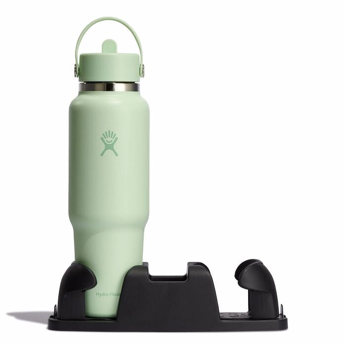 40-oz-travel-bottle-with-flex-straw-cap-e2 aloe-travel-bottle-in-cuplholder_3_3_1.jpg