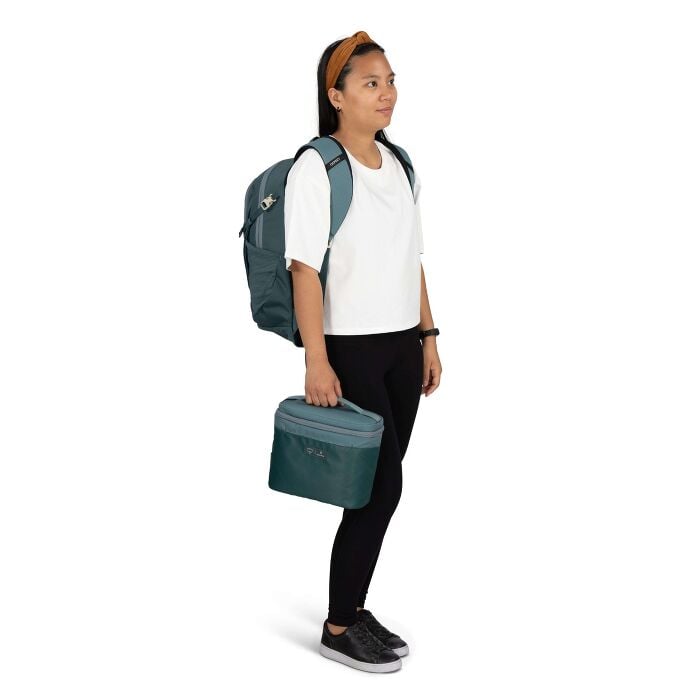 osprey-axis-x-hydro-flask-campus-essentials-bundle-p0 axisxhydroflask_s26_onbody1_cascadeblue_10007249_2.jpg