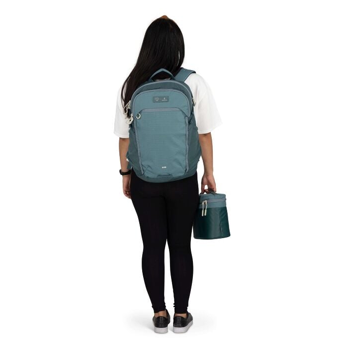 osprey-axis-x-hydro-flask-campus-essentials-bundle-p0 axisxhydroflask_s26_onbody3_cascadeblue_10007249_2.jpg