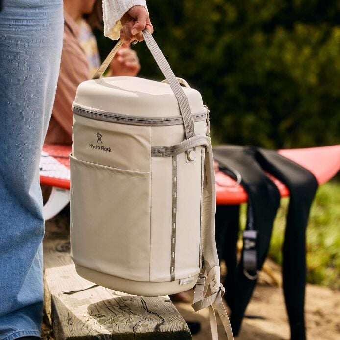 carryouttm-backpack-22-l-v8 hf_carryout_bouwer_d1_l1_torrey_pines_lifestyle_1444_2.jpg
