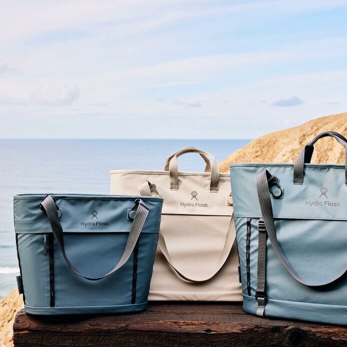 carryouttm-soft-cooler-tote-30-l-g9 hf_carryout_bouwer_d1_l1_torrey_pines_still_life_0055_1_2.jpg