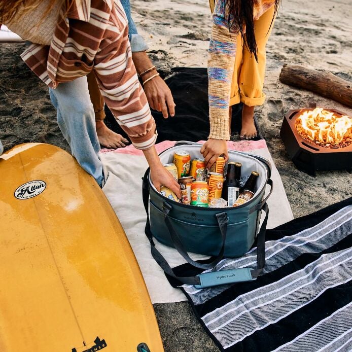 carryouttm-soft-cooler-30-l-w1 hf_carryout_bouwer_d1_l2_stone_steps_6289_2.jpg
