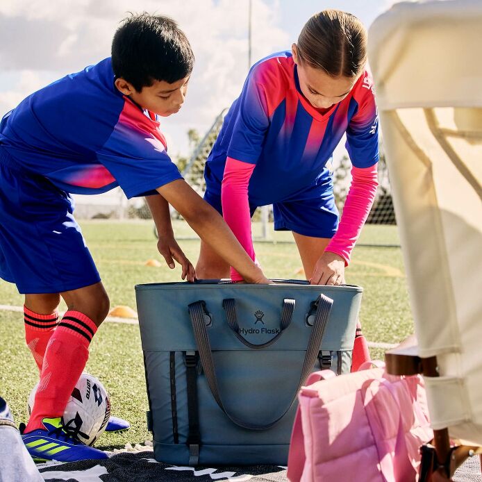carryouttm-soft-cooler-tote-30-l-g9 hf_carryout_bouwer_d2_l2_parking_soccer_2454_1_1.jpg