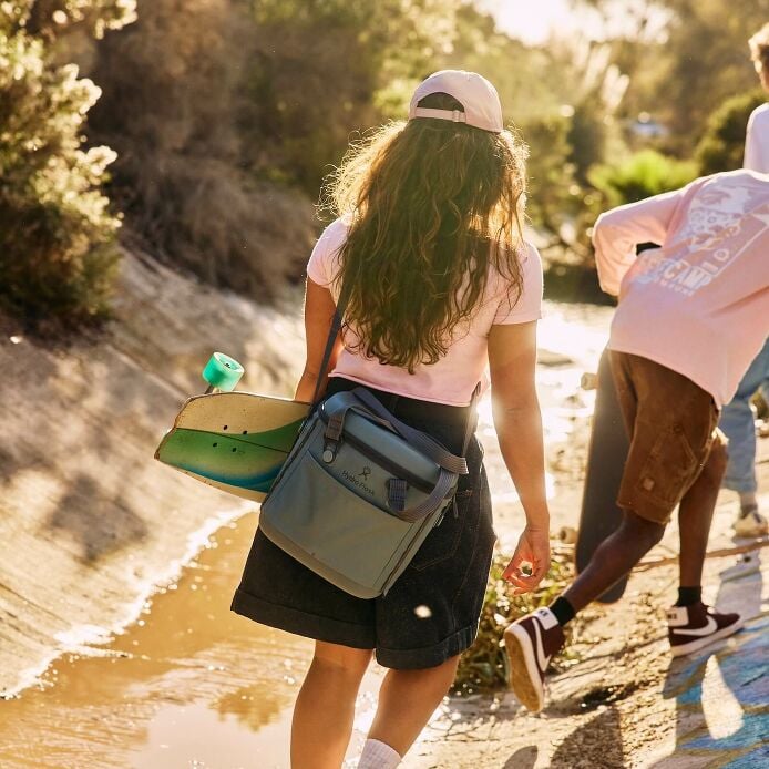 carryouttm-soft-cooler-10-l-o3 hf_carryout_bouwer_d2_l3_skate_ditch_5669_5.jpg