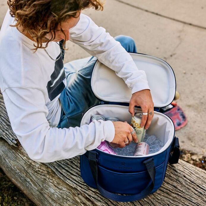 carryouttm-soft-cooler-15-l-d0 hf_carryout_bouwer_d2_l4_skate_park_6209_6.jpg
