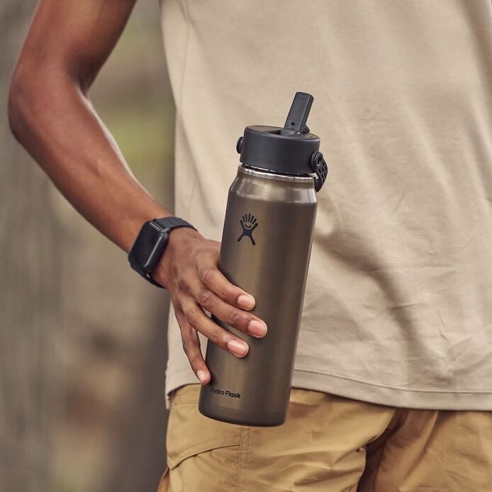 32-oz-lightweight-flex-straw-bottle-u0 hf_s26_lightweight_mcinnis_6345_2_3.jpg