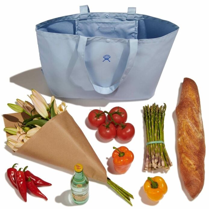 20-l-tag-along-tote-v4 rt20484_20ltagalongtote_surf_packing_1.jpg